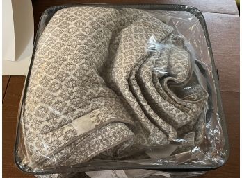 LL Bean Queen Size Quilt - Excellent Condition - Well Made - Will Ship!