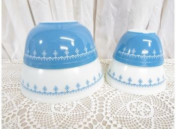Vintage Pyrex Snowflake Garland Blue & White 4 Pc. Bowl Set