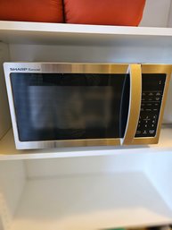 Sharp Carousel Microwave Oven - Appears Never Used
