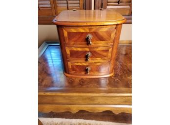 Small Wood Box / Chest Of Drawers
