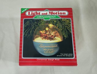 Boxed 1986 Hallmark Keepsake Holiday Magic Christmas Sleigh Ride Ornament