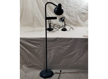 2 Desk & 1 Floor Lamp