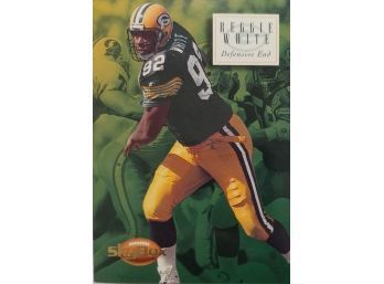 1994 REGGIE WHITE SKYBOX FOOTBALL CARD IN MINT CONDITION