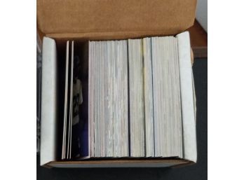 APPROXIMATELY 150 TO 200 1995 SKYBOX FOOTBALLCARDS IN MINT CONDITION UNSEARCHED