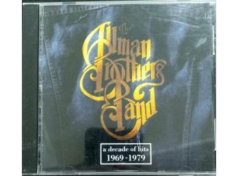 THE ALLMAN BROTHERS BAND/A DECADE OF HITS 1969-1979 CD IN GOOD CONDITION/LIGHT SCUFF MARKS