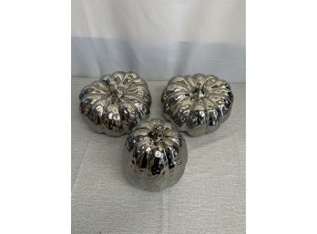 Set Of 3 Silver Decorative Pumpkins