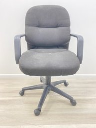 Cushioned Height Adjustable Office Chair  In Black