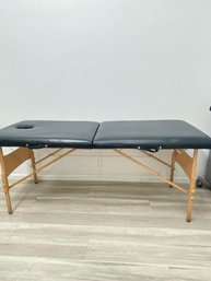 Lightweight Portable Massage Table Wooden Legs