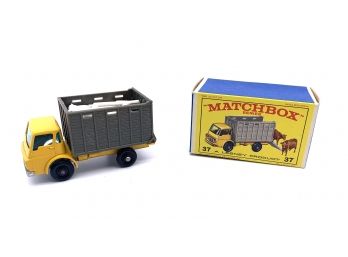 Matchbox No. 37 Cattle Truck.  Plastic Animals Intact On Tree As Shipped.