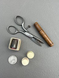 Vintage Seeing Lot Thimbles Needle Case Button Hole Scissors