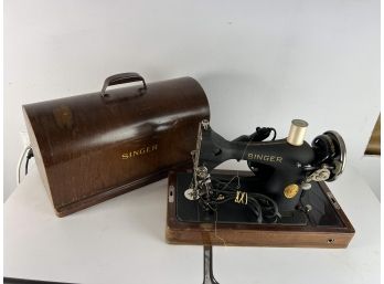 Vintage Singer 128 Sewing Machine With Bent Wood Case