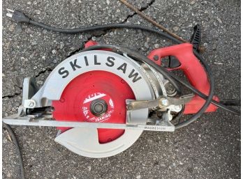 Skilsaw  Magnesium Worm Drive Utility Saw