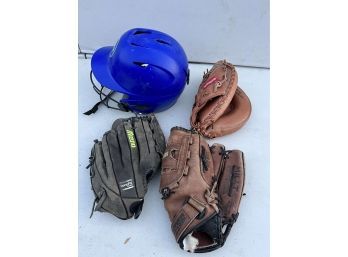 Lot Of Baseball /softball Mitts / Helmet - Mizuno, Regent