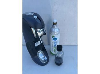 Sodastream Machine With Bottle And Extra Gas