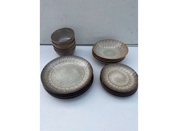 Laurie Gates 4 Place Setting China / Dishware