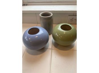 3 Vintage Ceramic Pots - 1