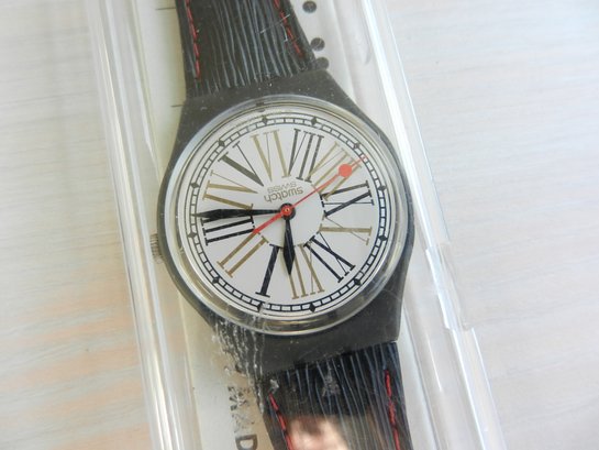 Vintage Swatch Watch With Leaflet In Case 111 SARI BNIB   (DE8)