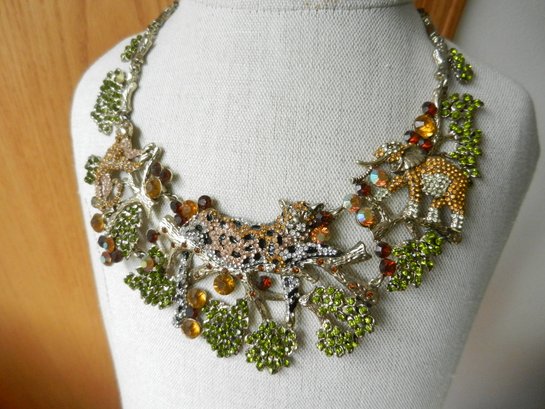 Vintage Unsigned Betsey Johnson Crystal Jungle Necklace Missing One Stone   (DE14)