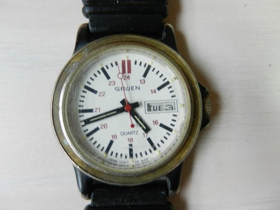 Vintage Gruen Watch 241-V143A GR1840  (DE23)