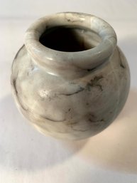 Alabaster/onyx Vase    SOW82