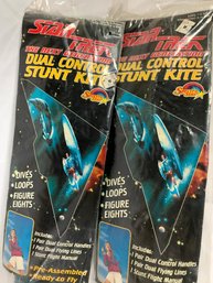 (2) Vintage Spectra Star 1993 Star Trek The Next Generation Stunt Kites (121)