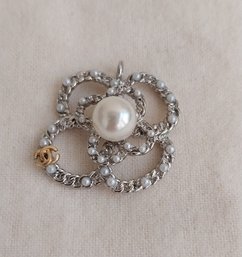 Chanel Pearl Camellia Flower Pendant (ED1)