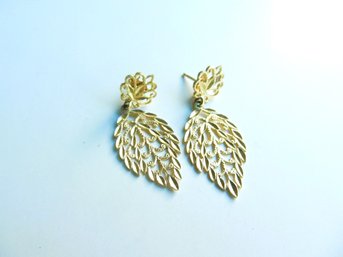 Vintage 14k Gold Filigree Leaf Dangle Earrings  (DT33)