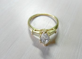 Vintage 14k Gold And CZ Solitaire Ring   (DT43)