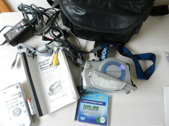 Handycam DCR DVD 300 In Bag With Accessories    D34
