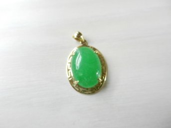 Vintage 14k Gold And Jadeite Oval Pendant   (DEt59)