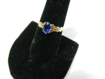 Vintage 14k Gold Ring With Blue Garnet  (DL20)