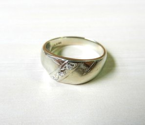 Vintage 14k Whit Gold Ring With 3 Small Diamonds  (DP15)