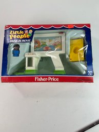 Jb10-3 Fisher Price Little People Drive In Movie New