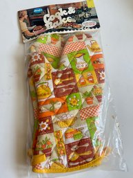 New Old Stock Oven Mitts