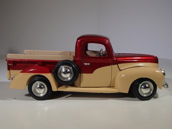 1940 Ford 1:24 Scale Die Cast Model