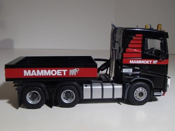 WSI Collectables Mammoet Volvo FH Sleeper Cab Truck With Ballast Box 1:50 Scale Die Cast