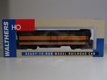 NIB Walthers 50' REA Express Reefer Great Northern HO Scale Model Railcar