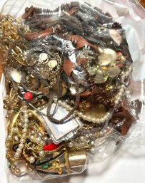 2 Lb Bag Of Costume Jewelry & Necklaces
