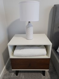 Night Stand 2 With Lamp And Blanket