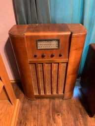 Coranado Console Radio