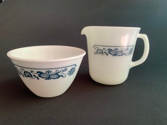 Pyrex Old Town Blue Onion Creamer And Corelle Old Town Blue Onion Sugar Bowl
