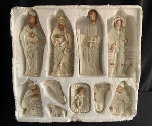 10 Piece White And Gold Porcelain Nativity Set