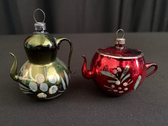 Two Blown Glass Vintage Ornaments Teapots Green. One Is Two And A Half Inches Tall. Red One Is 2 In Tall
