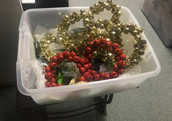Discovery Lot: Metal Christmas Bells And Decor