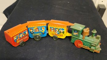 Vintage Wind-up Litho Tin Train With All Cars