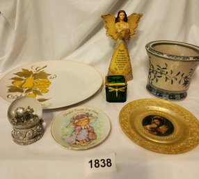 6 Pieces Misc Including Mikasa Platter (2 Small Dishes, Elephant Water Globe, Green Box And Angel)