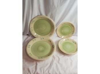 Great Condition Plate Setting