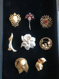 Group Lot Of 8 Vintage Brooches