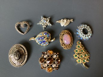 Group Lot Of Nine Vintage Brooches