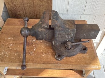 VINTAGE REED BENCH VISE #204A HEAVY SPINS FREELY